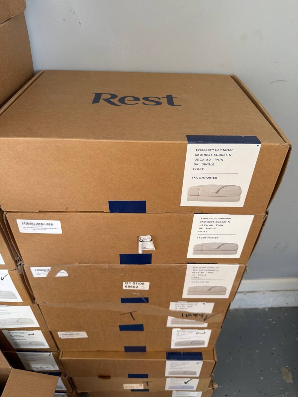 Rest Evercool Ivory Comforter - Boxed